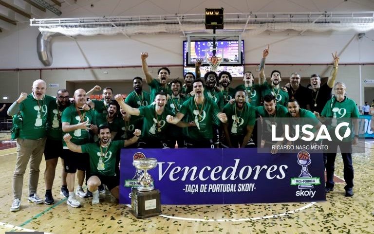 Sporting vence FC Porto e ergue Taça de Portugal de basquetebol pela nona vez