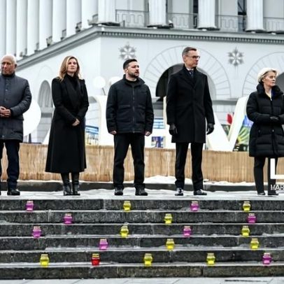Zelensky afirma que Putin não quebrou ucranianos ao 4º aniversário da invasão