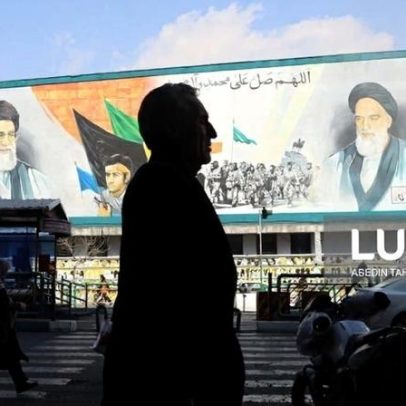 Protestos de estudantes universitários seguem pelo quinto dia no Irão
