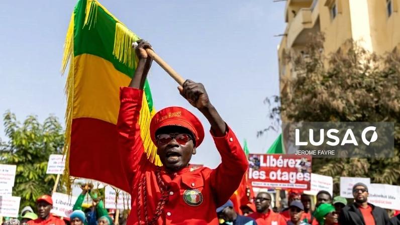 Dezenas de pessoas manifestaram-se em Dakar contra condenações de adeptos senegaleses