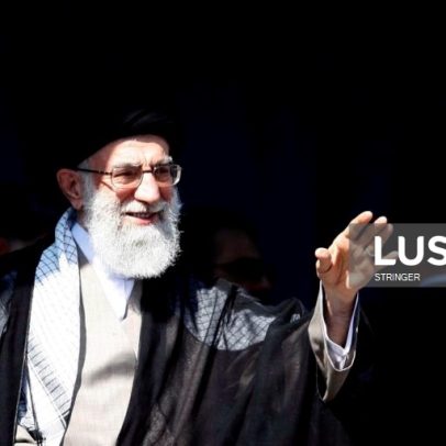 Televisão estatal iraniana confirma a morte de Ali Khamenei