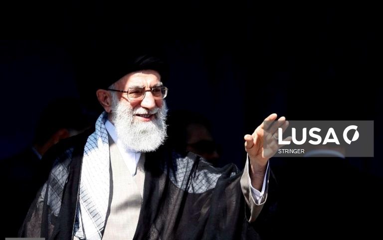 Televisão estatal iraniana confirma a morte de Ali Khamenei