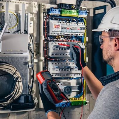 Mau tempo: 147 mil clientes sem energia às 13:30, afirma E-Redes