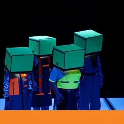 Poema sobre o trabalho contemporâneo em Empregos Modernos