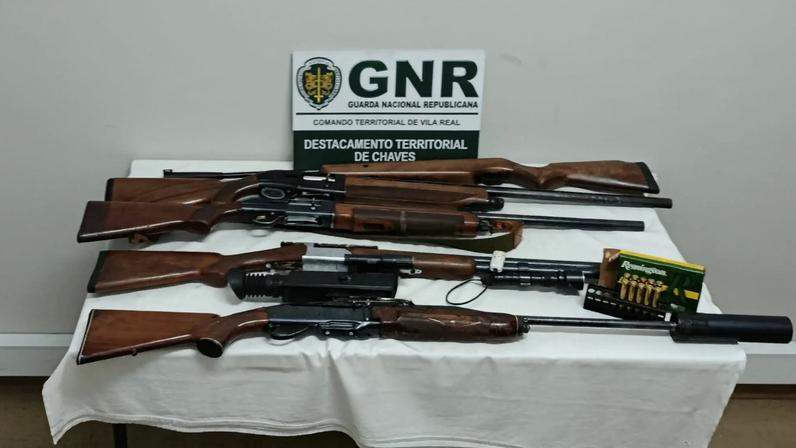 Chaves: Homem detido por posse de arma proibida