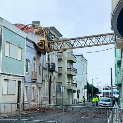 Queda de grua na Figueira da Foz deixa desalojados e danos em habitações