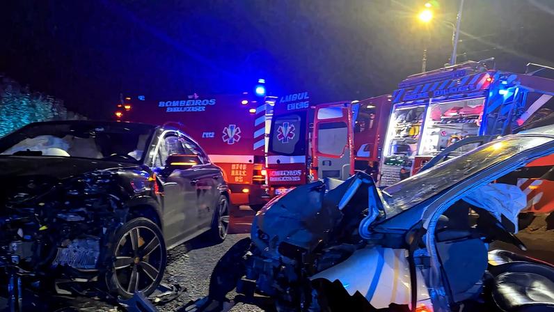 Famalicão: Violenta colisão na EN14 provoca dois feridos