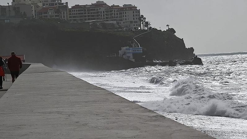 Capitania do Funchal prolonga avisos de agitação marítima forte até às 18 horas de quarta-feira
