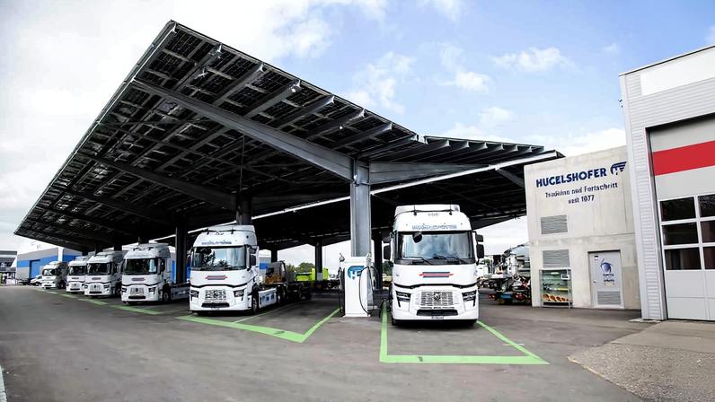 Camiões elétricos Renault Trucks e Hugelshofer vão além da autonomia teórica