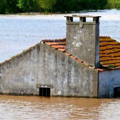 Cheias voltam a isolar famílias na Lezíria do Tejo