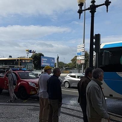 EMIR e bombeiros mobilizados após acidente junto à Casa da Luz