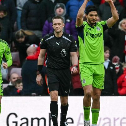 Fulham vence Sunderland com bis de Raúl Jiménez