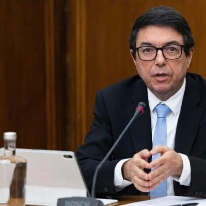 Diretor executivo dos SNS admite tempos de espera excessivos de ambulâncias