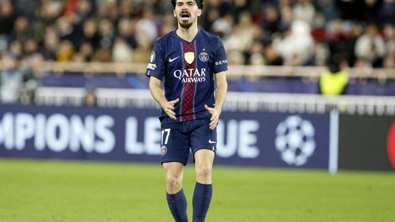 Vitinha foi titular nos parisienses