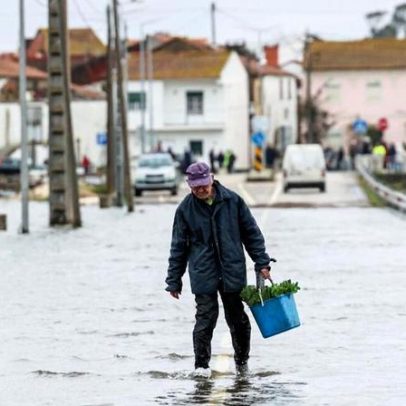 Tempestade Leonardo interrompe ligação fluvial entre Cacilhas e Cais do Sodré