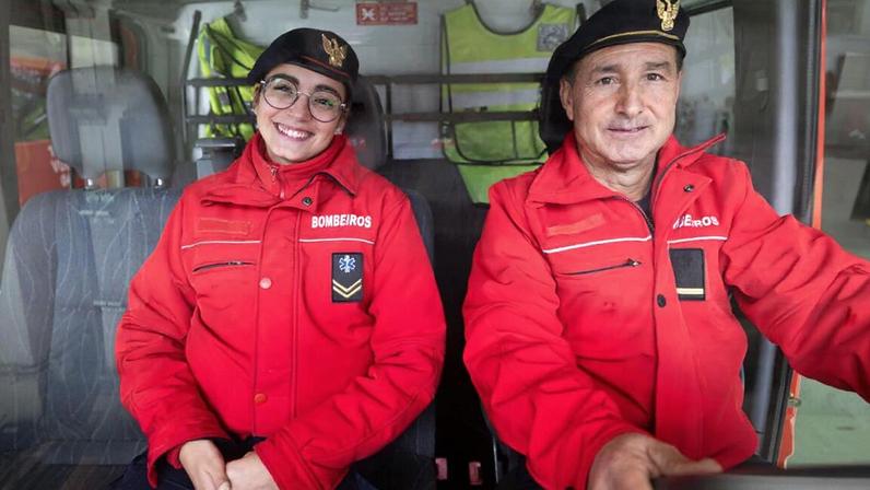 Inês Faria e António Pinto são os rostos da mistura de gerações que integram a corporação dos Bombeiros de Moreira da Maia