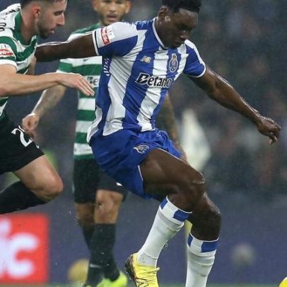 Samu sofre lesão no ligamento cruzado do joelho direito no clássico