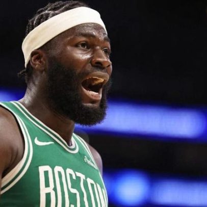 Neemias Queta regista duplo-duplo na vitória dos Celtics frente aos Lakers