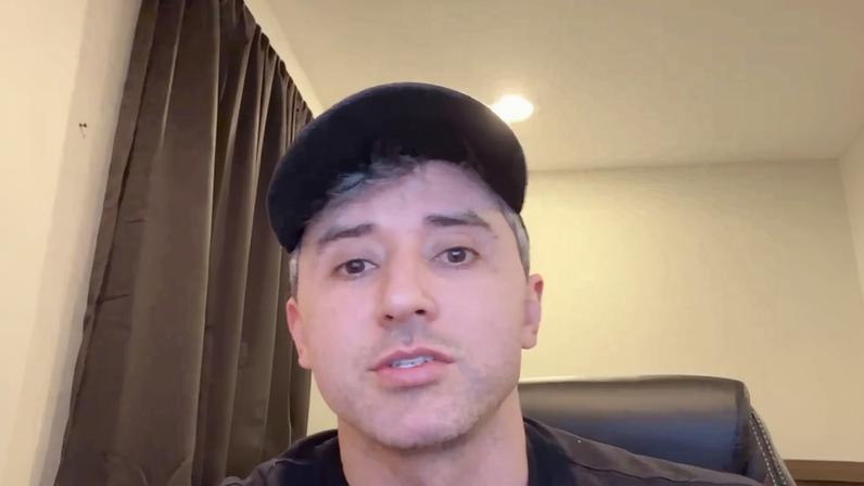 Junior Pena, nome pelo qual é conhecido no Instagram, foi detido por ter faltado a uma audiência no seu processo de legalização, conta um amigo