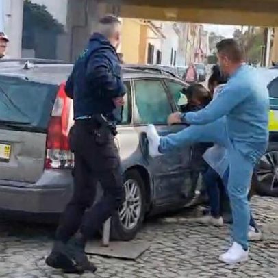 Condutora atropela peão e provoca danos a carro-patrulha em Almada