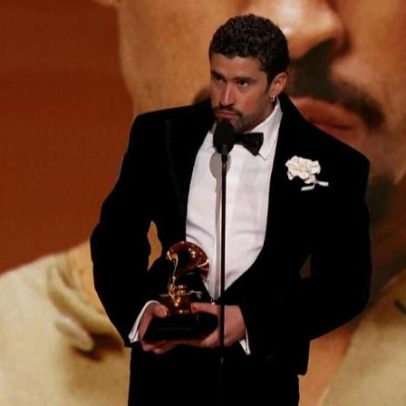Bad Bunny protesta no Grammys com mensagem Fora com o ICE
