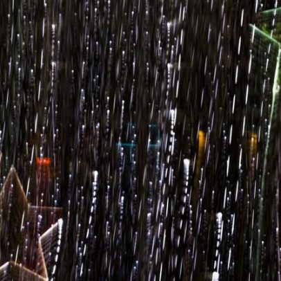 Aviso amarelo por chuva forte, trovoadas e ventos até 100 km/h