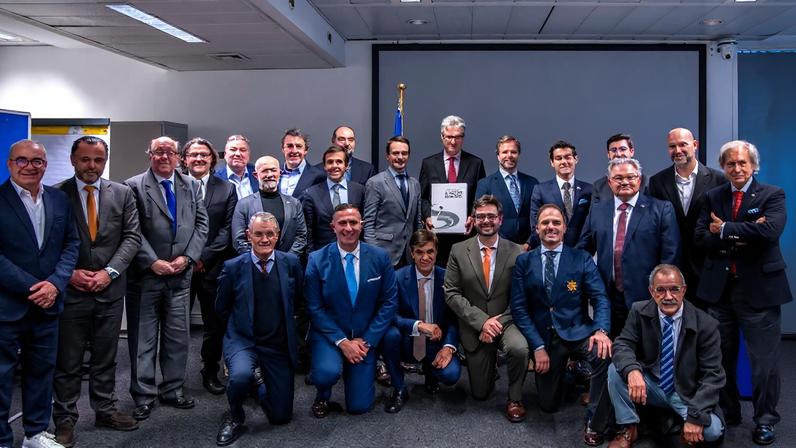 Comitiva da Confederação do Desporto de Portugal, que conta com mais de 20 presidentes de federações, esteve reunida com Georg Haeusler, Diretor para Cultura, Criatividade e Desporto da Comissão Europeia