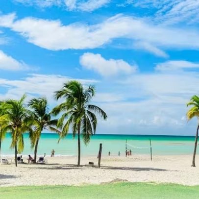 Governo cubano encerra hotéis e transfere turistas por crise energética