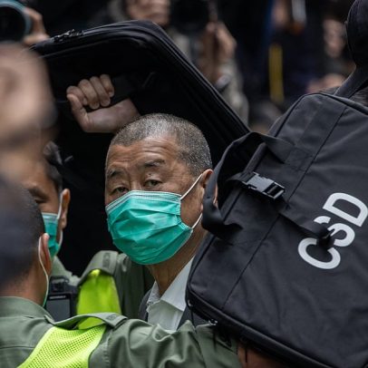 Jimmy Lai é condenado a 20 anos de prisão em Hong Kong