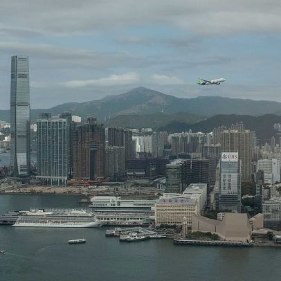 Hong Kong encerra empresas de jornal após condenação de magnata