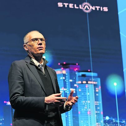Stellantis enfrenta crise de 22 mil milhões e legado de Tavares em xeque