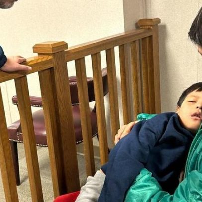 Pai de menino detido em Minnesota nega versão do Governo sobre abandono