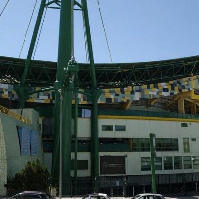 Suspeito de 150 facadas a mulher sorriu após o ataque