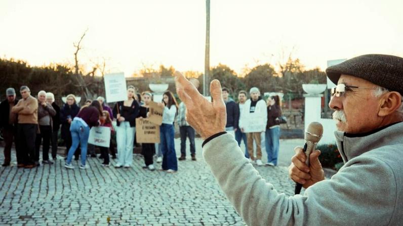 Populares de Vale das Mós reúnem-se para apoiar a dissolução da freguesia