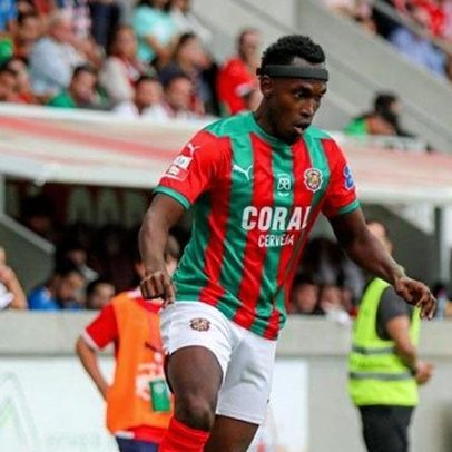 Elis rescinde contrato com o Marítimo