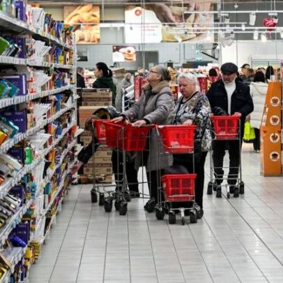 Jovem apanhado a furtar no Auchan Parque Nascente morde agente da PSP