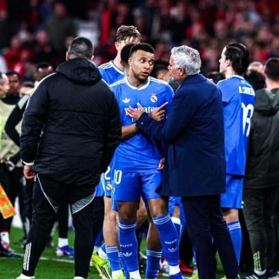Ex-jogadores criticam Mourinho por declarações sobre Vinícius
