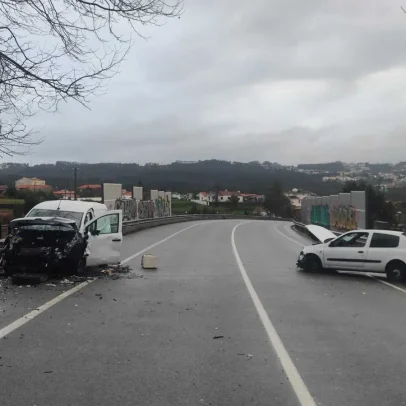 Dois feridos num acidente interrompe EN223 em Santa Maria da Feira