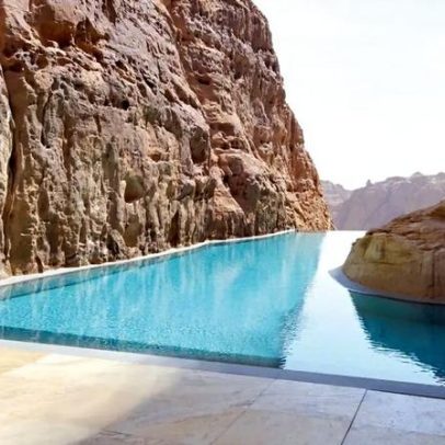 Arábia Saudita interrompe projetos de luxo