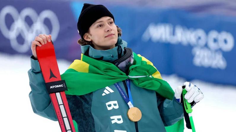 Lucas Pinheiro Braathen superou os suíços e garantiu a primeira medalha da história do Brasil em Jogos Olímpicos de Inverno.
