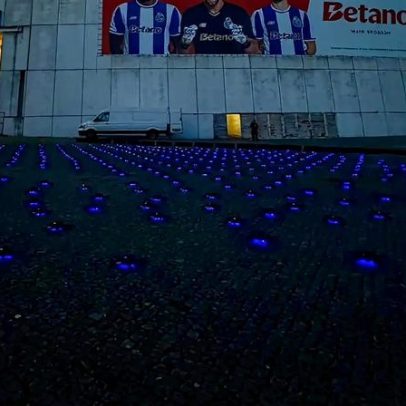 Espetáculo com 400 drones homenageia Pinto da Costa