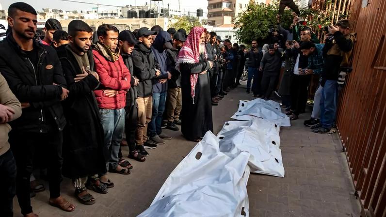 Israel matou 12 palestinianos em Gaza no sábado à noite