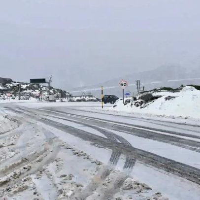 Acesso à Torre da Serra da Estrela encerrado por neve