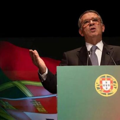 Homem negocia com a eternidade