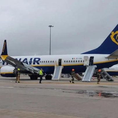 Avião da Ryanair evacuado em Faro por fogo no motor; uma pessoa ferida