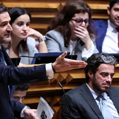 PSD acusa PS e Chega de se aliarem para governar pelo parlamento
