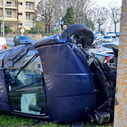 Carro roubado por assaltantes capota em Braga