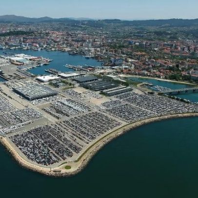Barco de pesca português naufraga em Vigo