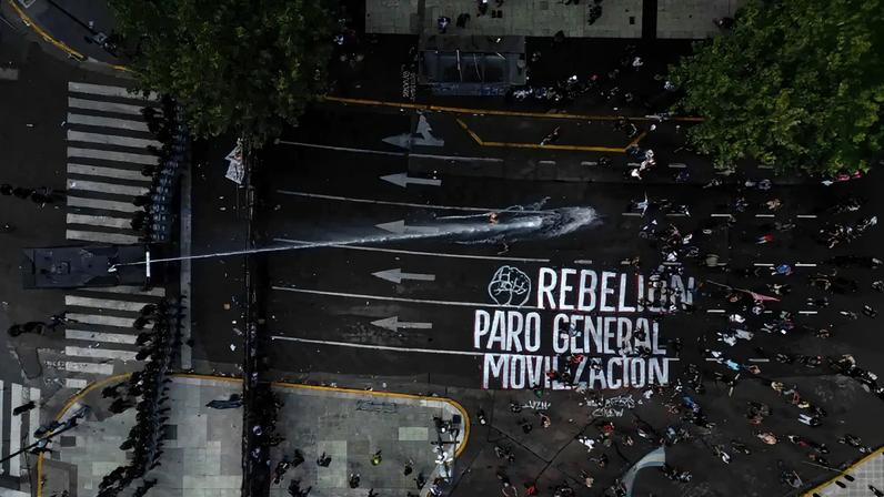 Trump acusa Obama de divulgar informações confidenciais sobre extraterrestres