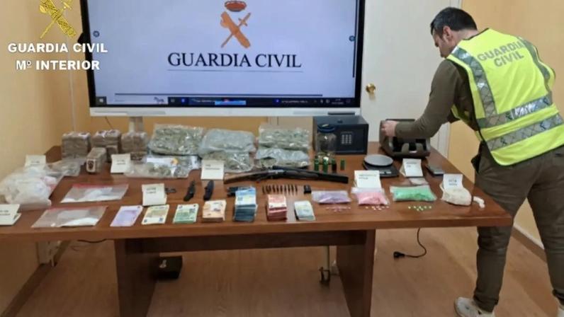 La paciente que recibió el trasplante, en el Hospital Vall d'Hebron, a 2 de febrero de 2026, en Barcelona, Catalunya (España). Durante la rueda de prensa, los profesionales que participaron en la operación han explicado cómo se realizó el primer trasplante de cara del mundo procedente de una donante que recibió eutanasia. David Zorrakino / Europa Press 02/2/2026